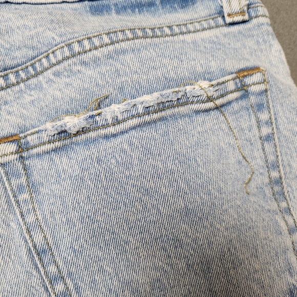 Abercrombie & Fitch '90s Straight Ultra High Rise Jeans - Blue - Picture 9 of 12